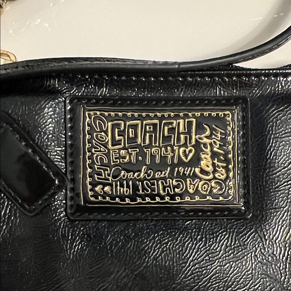 🍍🍍🍍🍍Coach Poppy Black Leather Wristlet with Gold Accents NWT - Picture 2 of 5